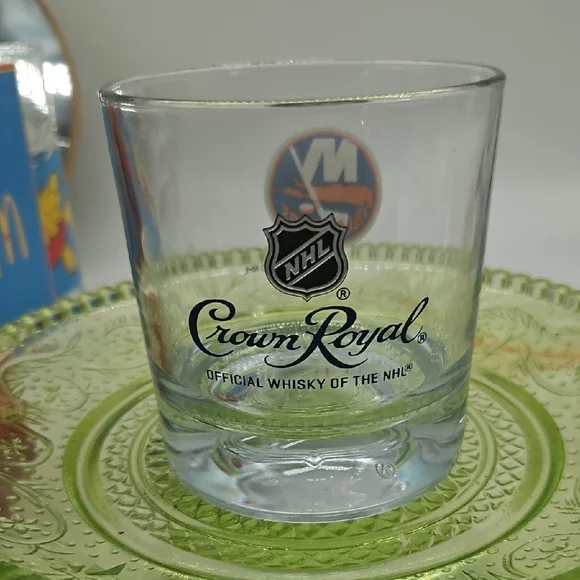 NY Islanders On The Rocks Glass - Picture 2 of 4
